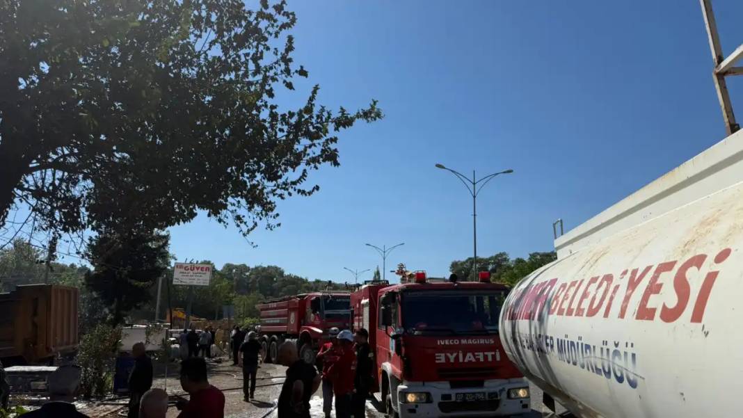 Kemer’de Restoran ve Kamyon Kül Oldu! 9
